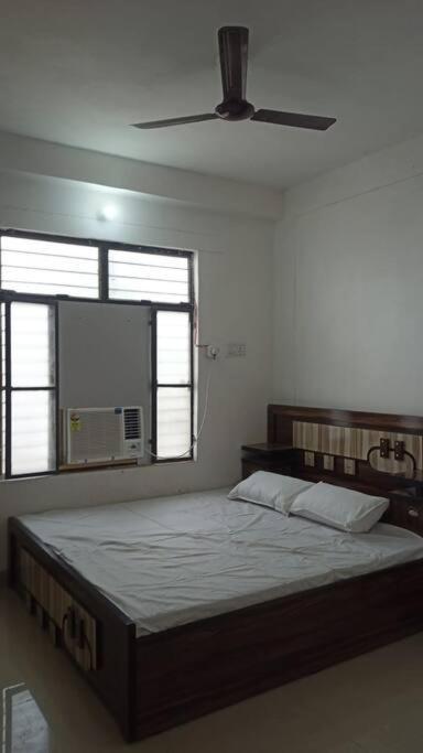 Sriram Homestay 01 Km To Sri Ram Mandir Ayodhya Bagian luar foto