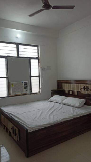 Sriram Homestay 01 Km To Sri Ram Mandir Ayodhya Bagian luar foto