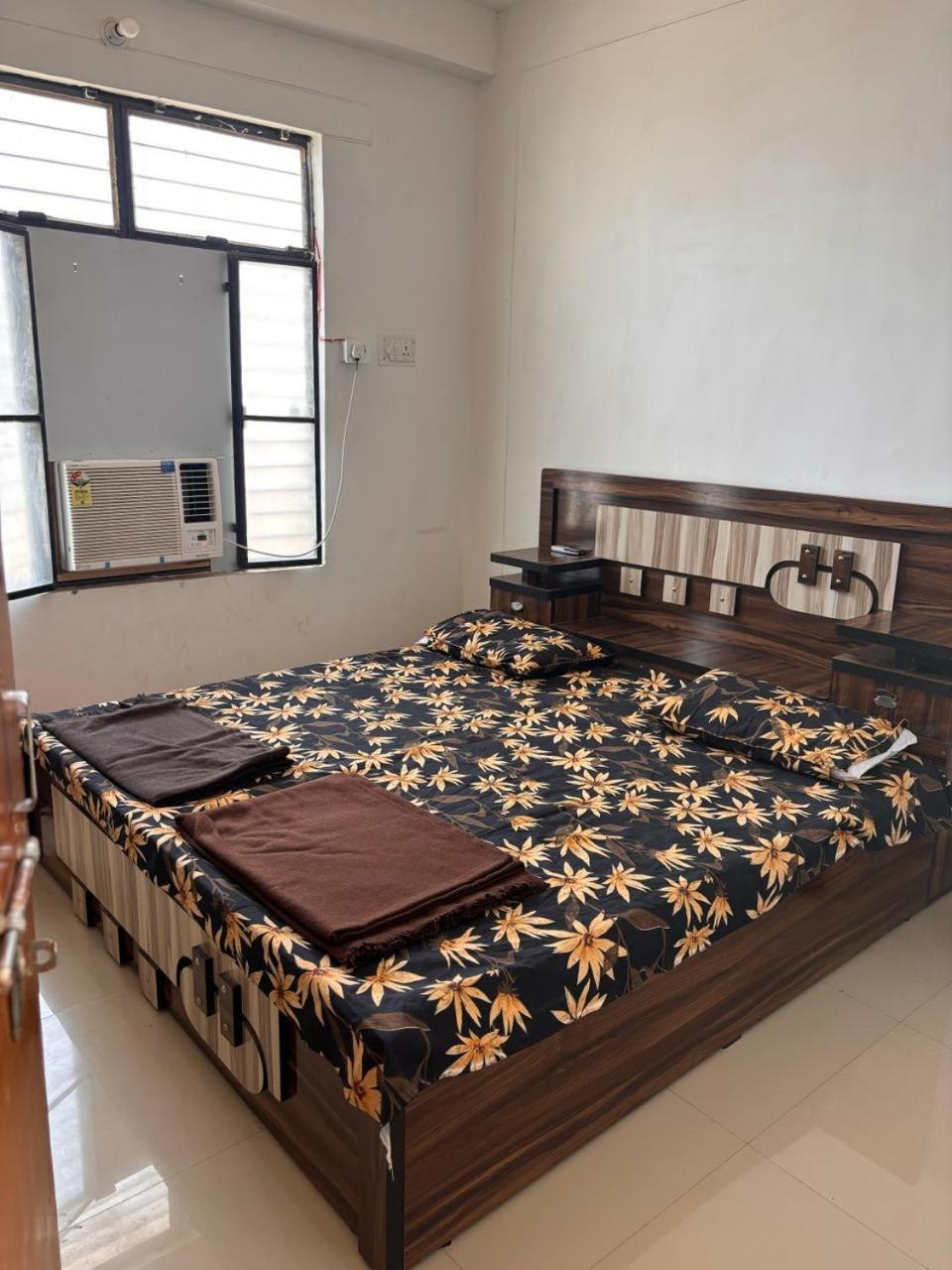 Sriram Homestay 01 Km To Sri Ram Mandir Ayodhya Bagian luar foto